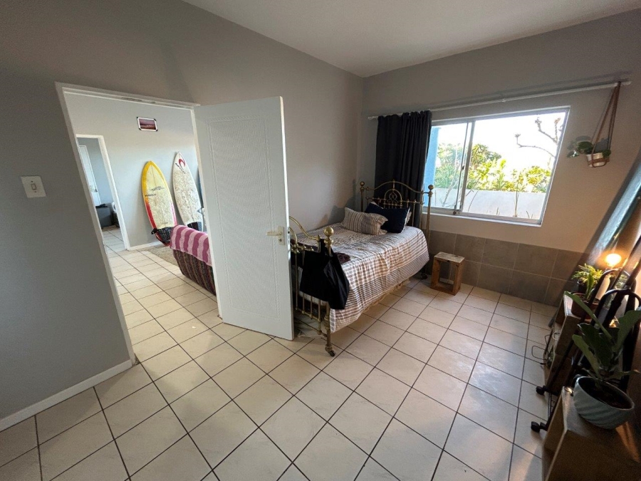7 Bedroom Property for Sale in Wavecrest Eastern Cape